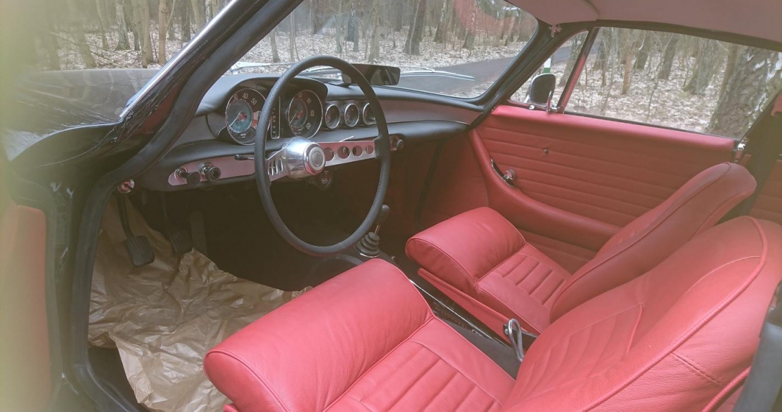 Volvo_1800S_Black_24