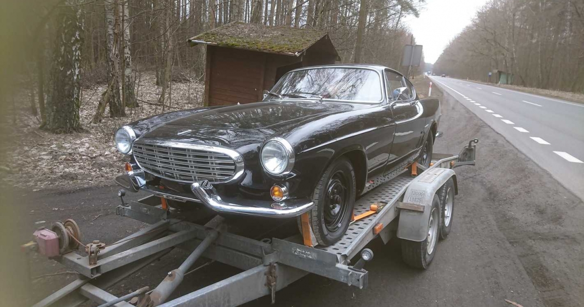 Volvo_1800S_Black_26