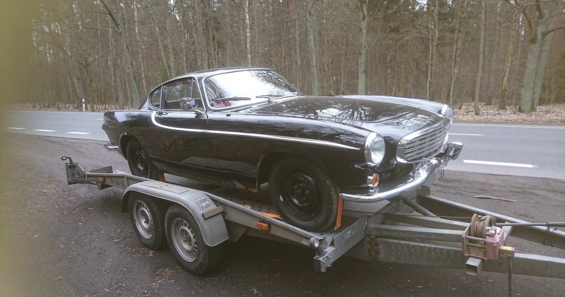Volvo_1800S_Black_27