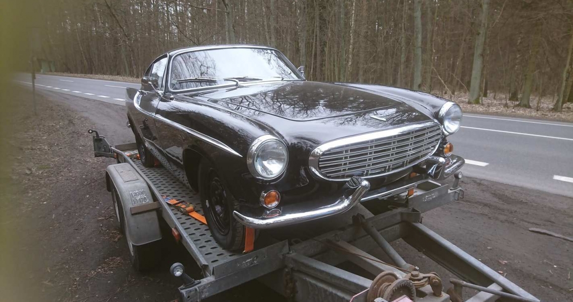 Volvo_1800S_Black_28
